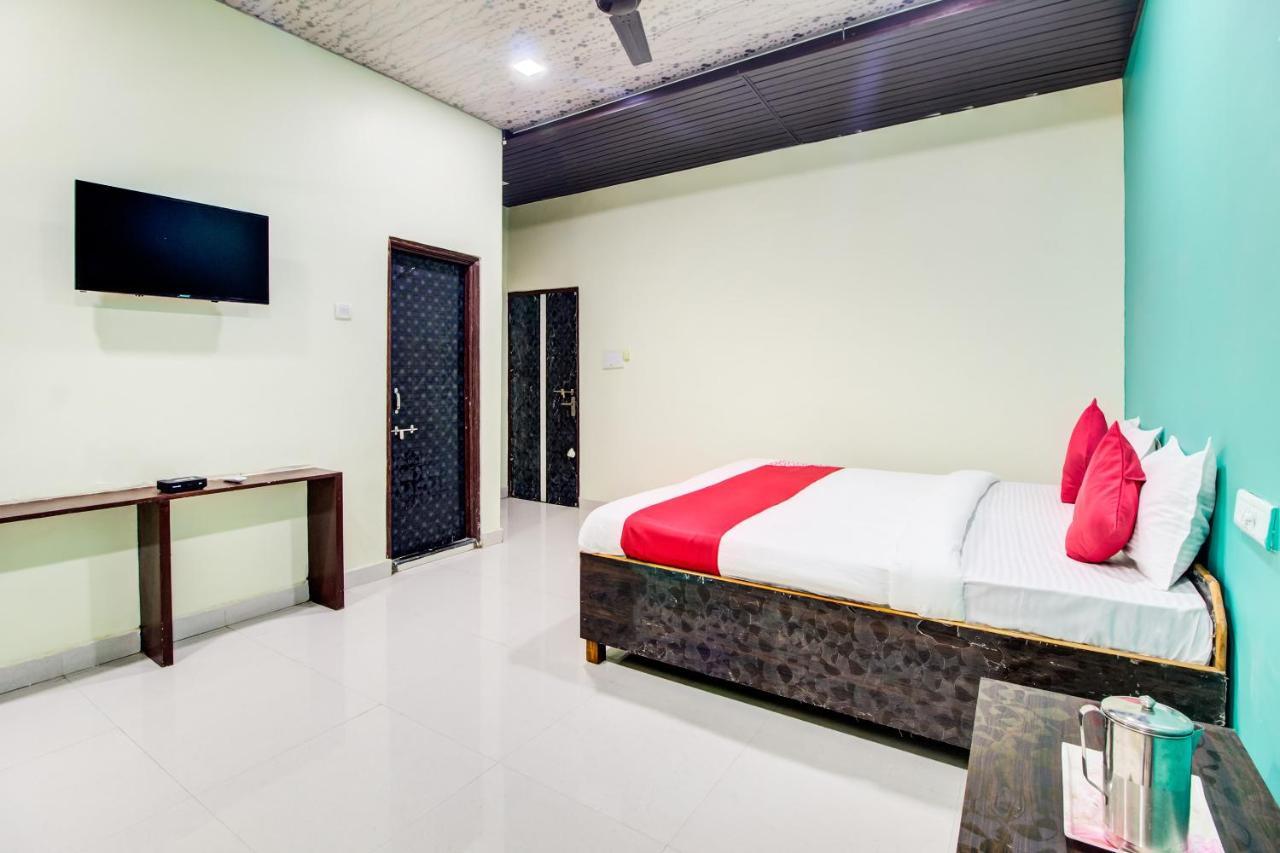 Отель Oyo 48915 Chaitanya Green Park Vani Экстерьер фото