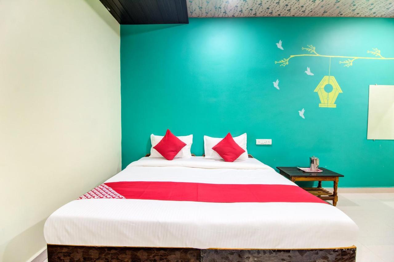 Отель Oyo 48915 Chaitanya Green Park Vani Экстерьер фото