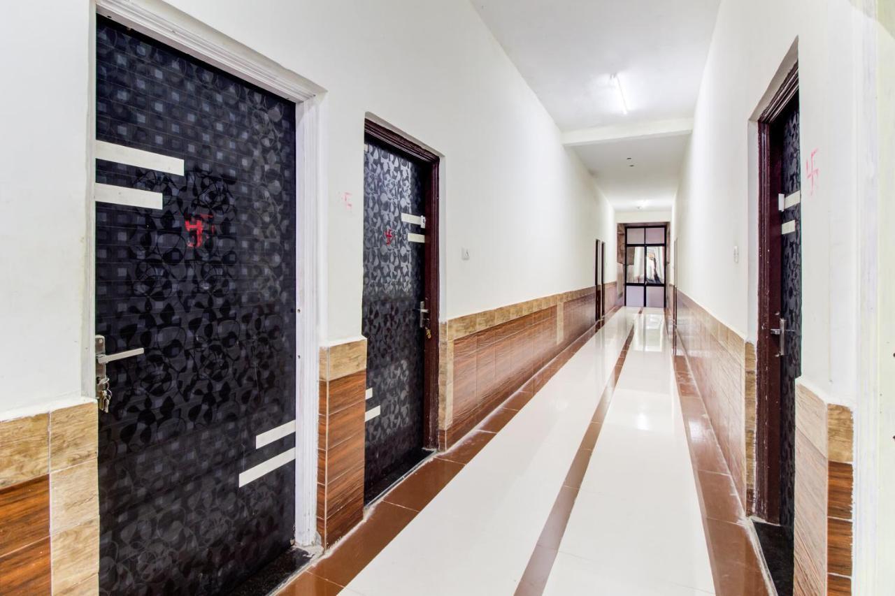 Отель Oyo 48915 Chaitanya Green Park Vani Экстерьер фото
